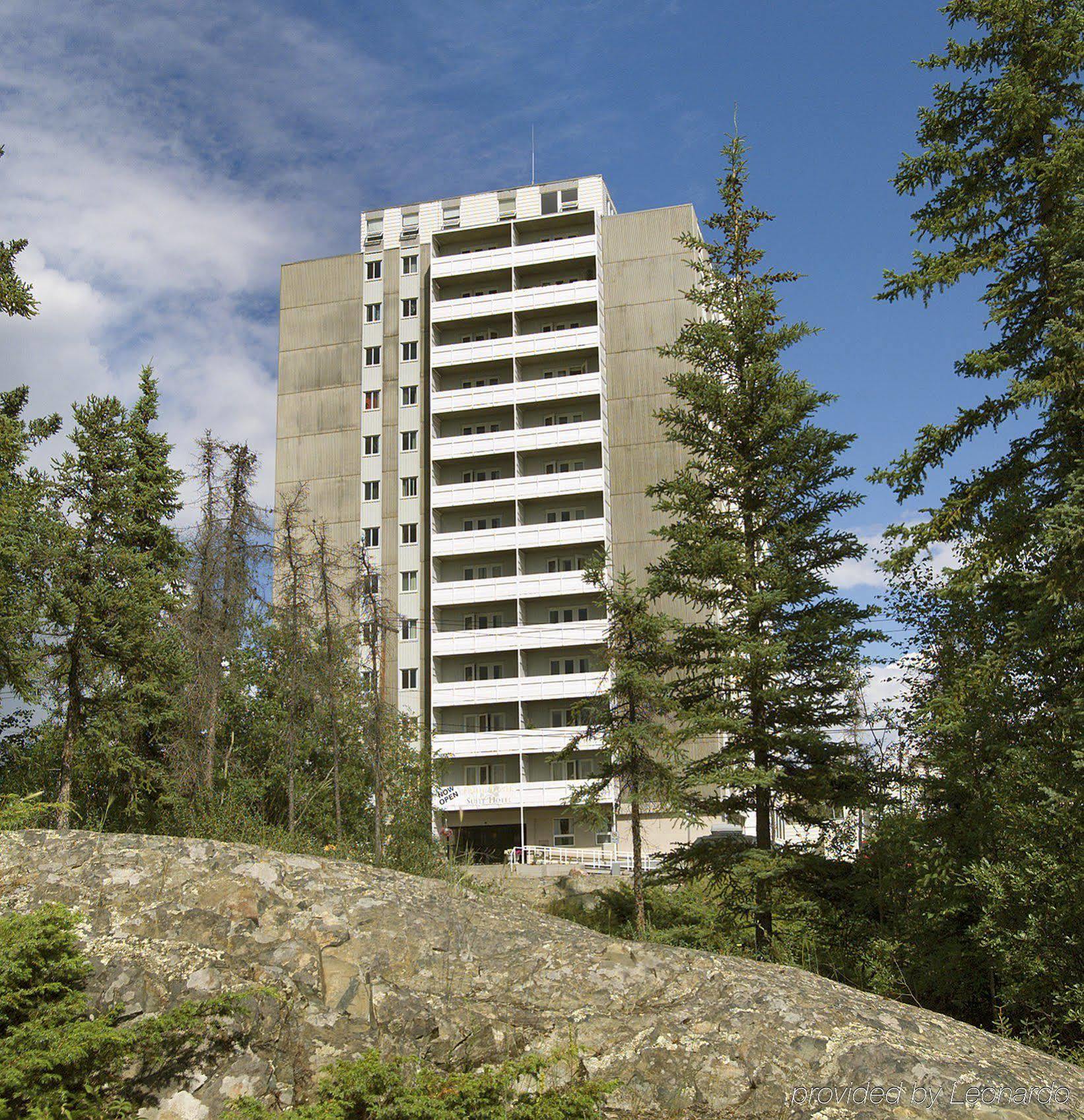Coast Fraser Tower Yellowknife Bagian luar foto
