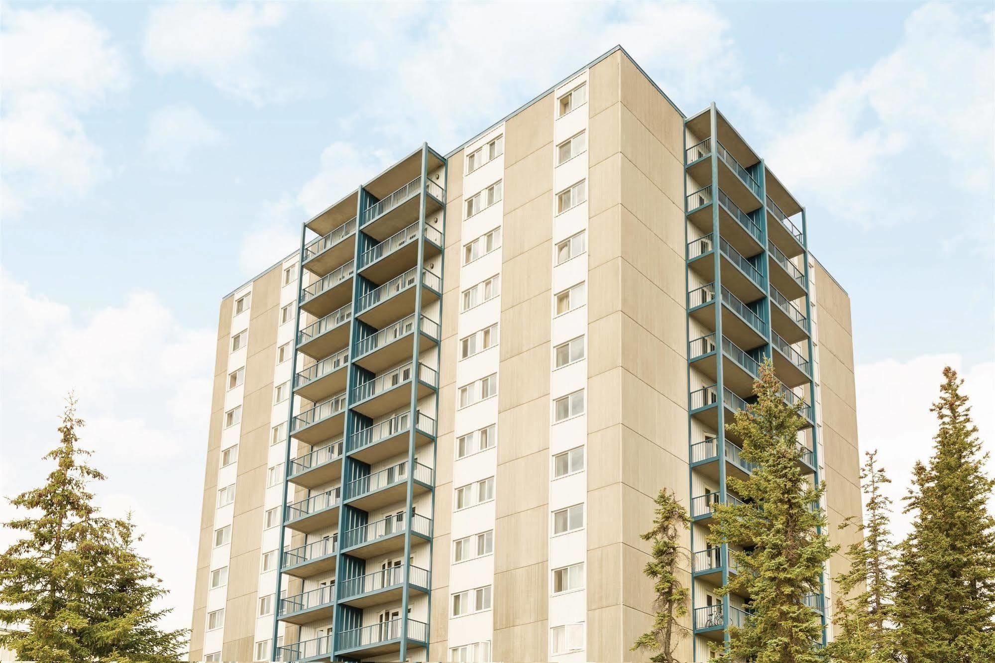 Coast Fraser Tower Yellowknife Bagian luar foto
